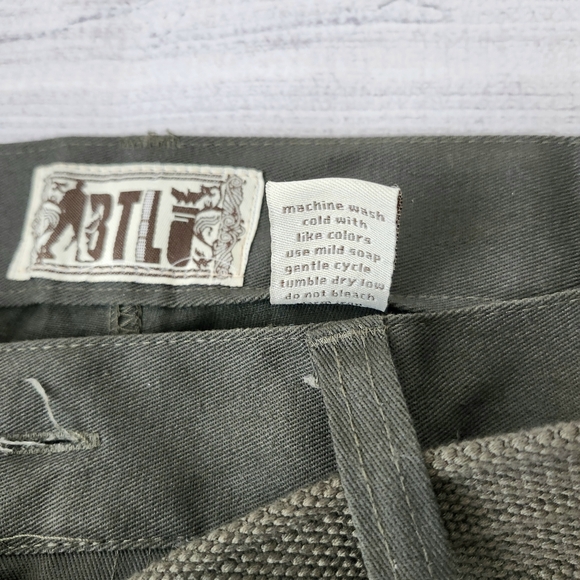 Men's Olive Cargo Pants Size 34x32 - Picture 6 of 8